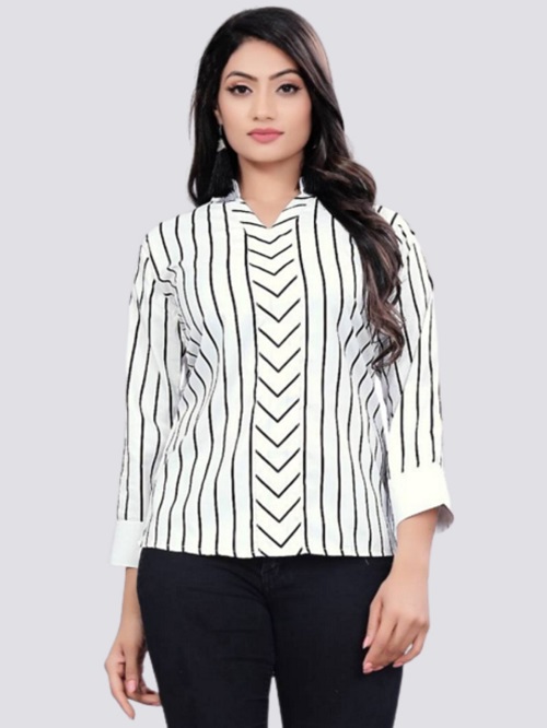 women printed black line shirt