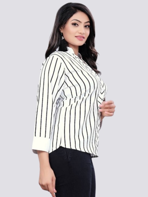 women printed black line shirt